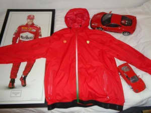 FERRARI SCUDERIA London Red Team Windbreaker Large Hood Zip Jacket