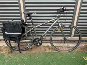 Adult cross (hybrid) bicycle with panniers