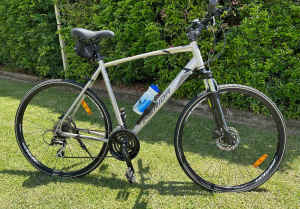 Merida Crossway 20XL bicycle