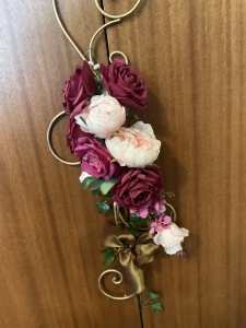 Beautiful hanging rose plaque. Great Mother’s Day gift
