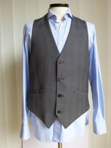 Mens Waistcoat Glen Cheq Onesix5ive Brand 42R – immaculate condition