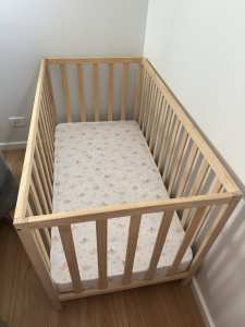 Baby cot(including mattress)