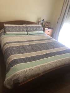 Queen size waterbed assembly