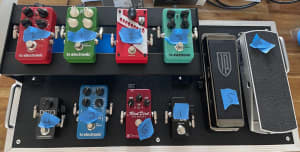Custom made pedalboard by Caseman - with riser