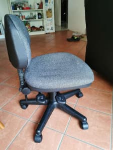 Australia Adjustable Lift and Reclining Office Chair $59