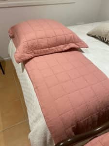 Sheridan Abbotson Quited Linen Bed Throw/Quilted Linen European Shams