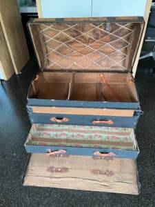 Sold at Auction: Louis Vuitton Courrier Steamer Trunk, 1920's-30's