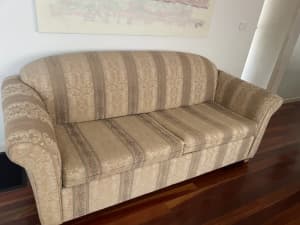 2 seater couch bed