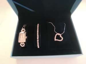 I AM OVER THE SCAMMERS PBell and Rose Vintage brand new jewellry box s