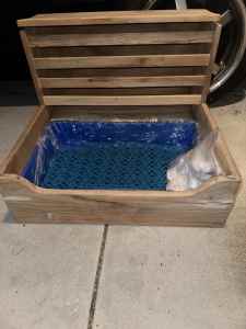 Large Hay Feeder with Litter Tray (Double) & Extras