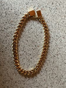 New 18 crt gold bracelet.