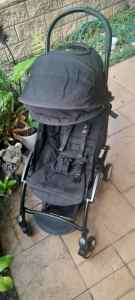 Yoyo baby stroller great condition easy collapse and open