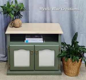 🔹️ Beautiful Country Green Solid Timber TV/Entertainment Unit 🔹️