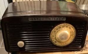 VINTAGE/ANTIQUE BAKELITE ASTOR MICKEY RADIO