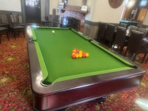 7 foot Ball Return Pool Table with hard cover