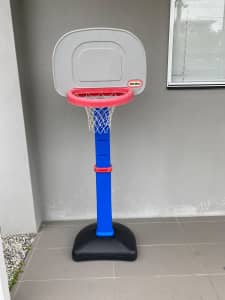 Little Tikes TotSports Easy Score Basketball Stand