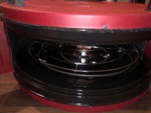 Oven for baking pizzas or cakes
