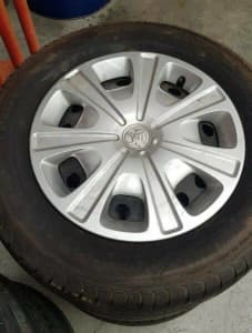 HOLDEN COMMODORE GENUINE VE 16 WHEELS WITH 225/60R16 TYRES