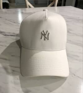 9-Forty A Frame white NY cap