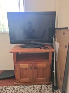 Toshiba TV with cabinet 