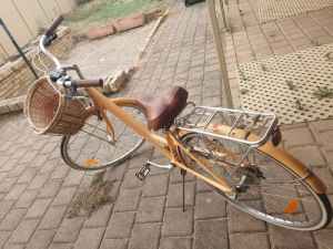 Ladies XDS Retro (Jessica) bicycle very good condition peach colour