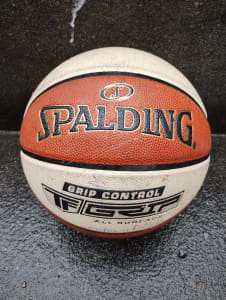 Basket ball size 6 Spalding brand for sale