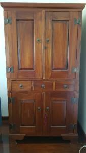 SOLD Wooden cabinet / wardrobe