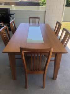 Timber Dining table & Chairs x 6