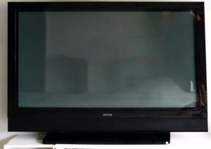 Soniq 50 inch Plasma & X92 Android Smart TV Box w Streaming Services