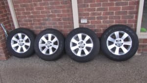 VW 16 inch Genuine Alloy Wheels with Tyres EXCELLENT Condition. Look l
