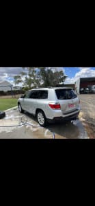 2013 TOYOTA KLUGER ALTITUDE (4x4) 7 SEAT 5 SP AUTOMATIC 4D WAGON