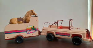Vintage barbie travellin jeep with dallas horse