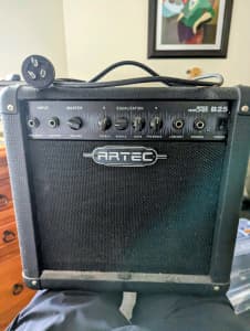 Artic B25 Bass Amplifier 