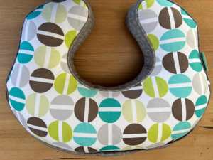 Nursing pillow - vibration, which soothes baby
