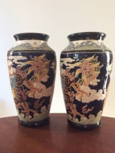 Pair of antique vintage retro vintage Asian Chinese vases - no damage