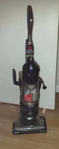 BISSELL (USA) UPRIGHT CORDED VAC CLEANER