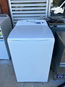FISHER AND PAYKEL 5.5 KILO TOP LOADER EXCELLENT CONDITION