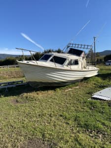 Boat 🛥️ Pacific Cabin Cruiser