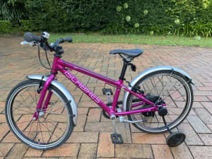 Isla Bike 20” Pink 1st pedal Bike, training wheels, super light