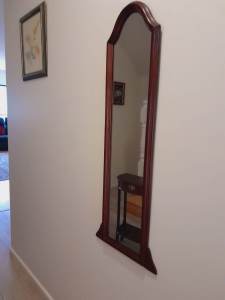Decorative stand & arched mirror