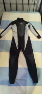 Mares womens wetsuit Trilastic 5/4/3 size 2