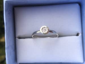 Diamond White Gold Ladies Ring