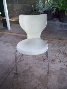 chairs-all one style-colour off-white strong steel frame