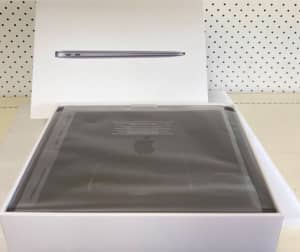 NEW Apple MacBook Air retina M1 2020, (8gb ram, 256gb ssd, Warranty)!!