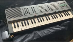 Yamaha Porta Sound, PSS-360 Electronic Keyboard, Digital Synthesizer.