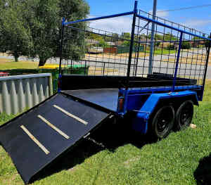 Heavy duty trailer with brakes and ramp