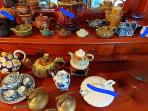 Tea pots collection 