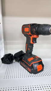 CS260 Black Decker drill 18v battery with Charger /