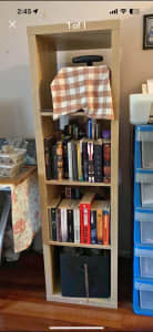 Cubic bookshelf