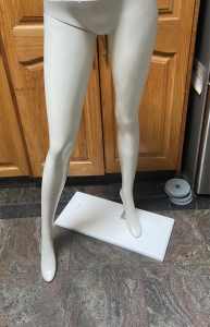 Female mannequin legs & stand Pick Up MASCOT/CanDeliver in some areas